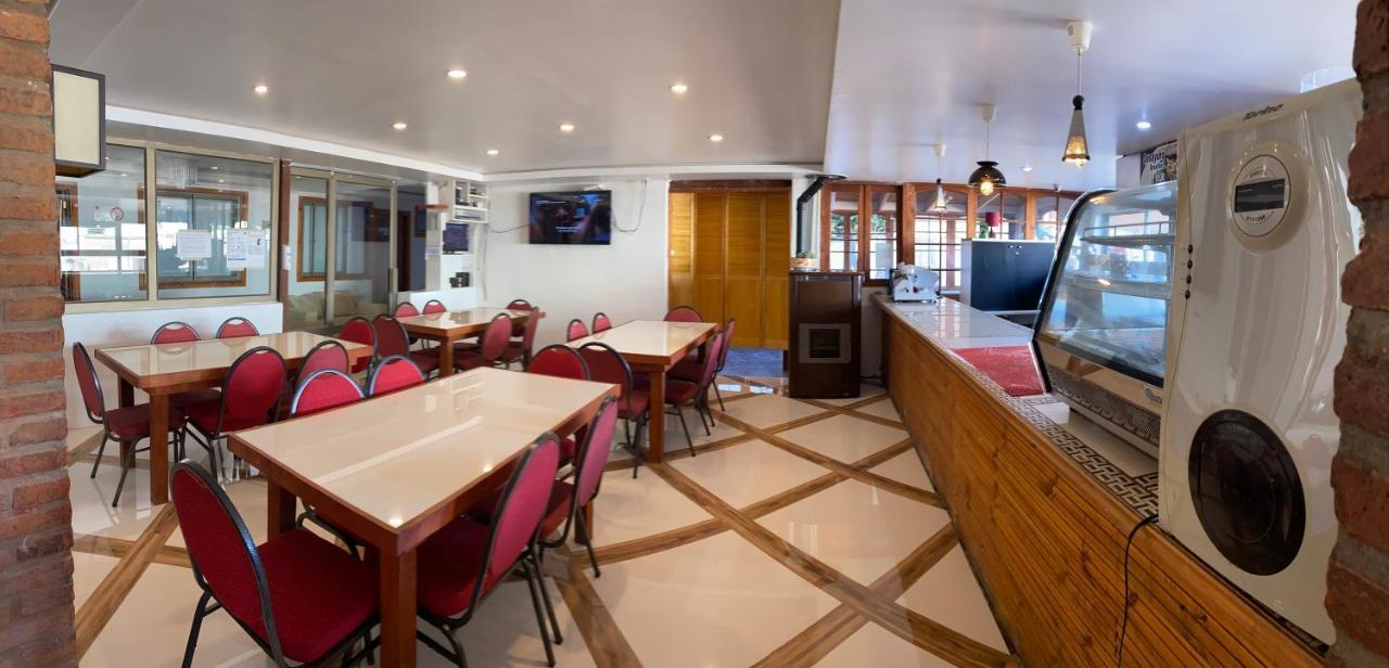 Residencial Victoria Said Hotel Linares Eksteriør billede