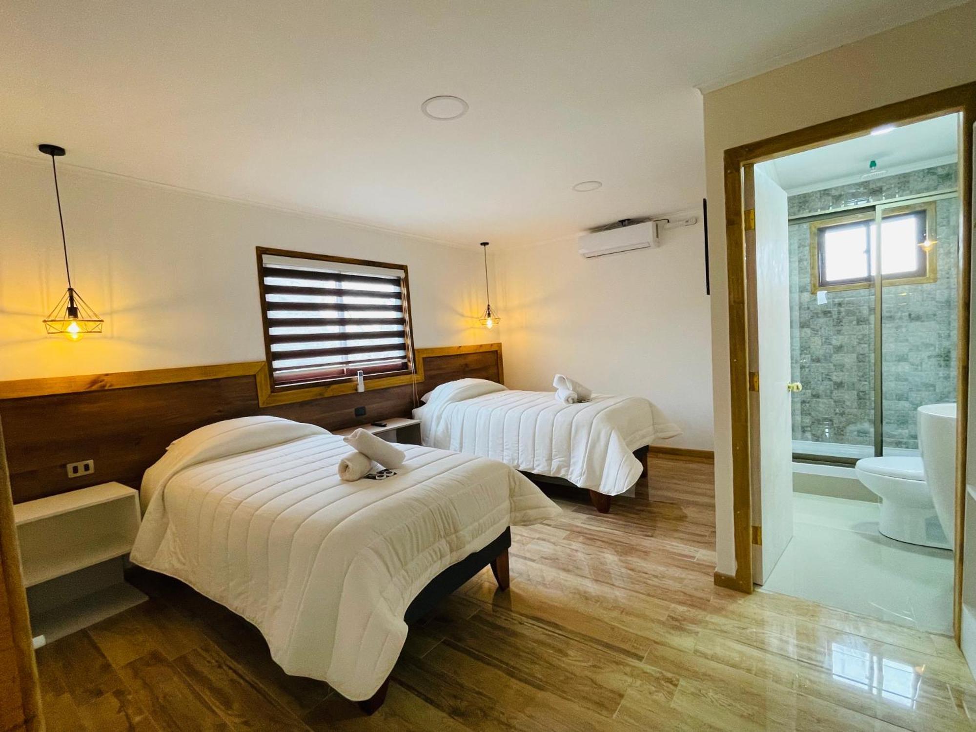 Residencial Victoria Said Hotel Linares Eksteriør billede