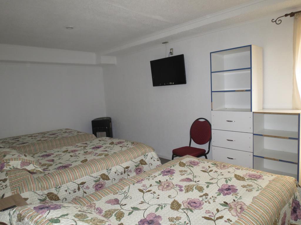 Residencial Victoria Said Hotel Linares Eksteriør billede