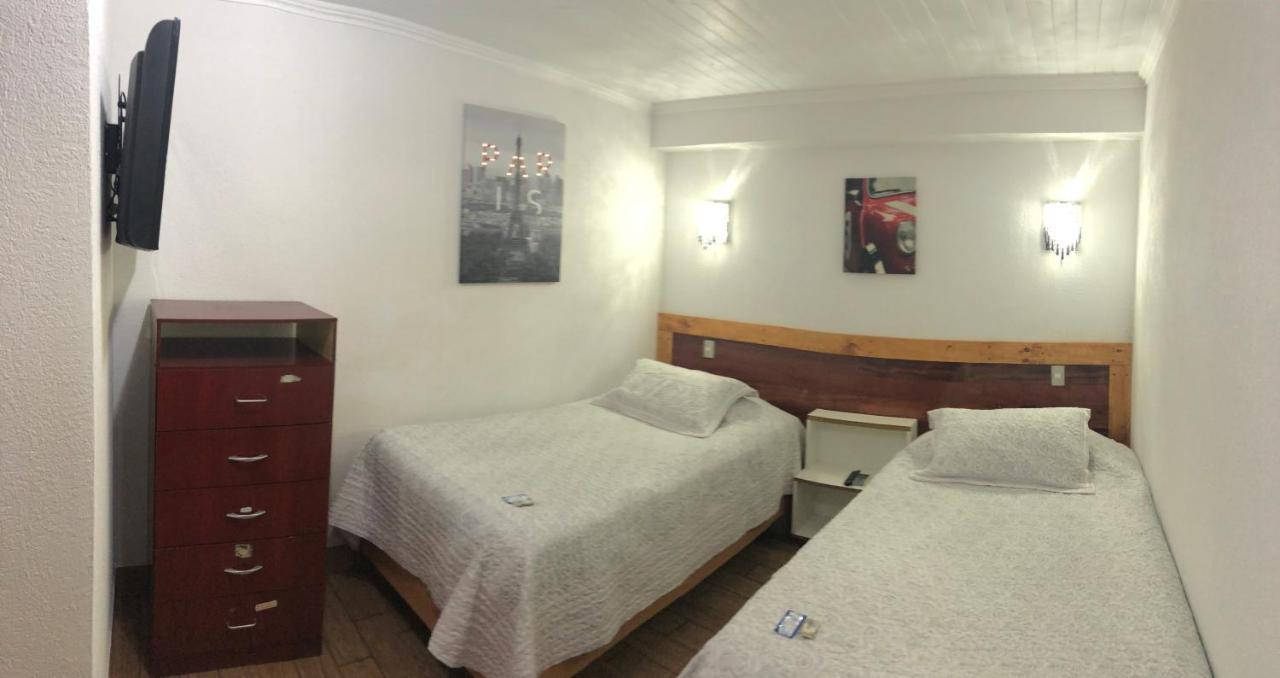 Residencial Victoria Said Hotel Linares Eksteriør billede